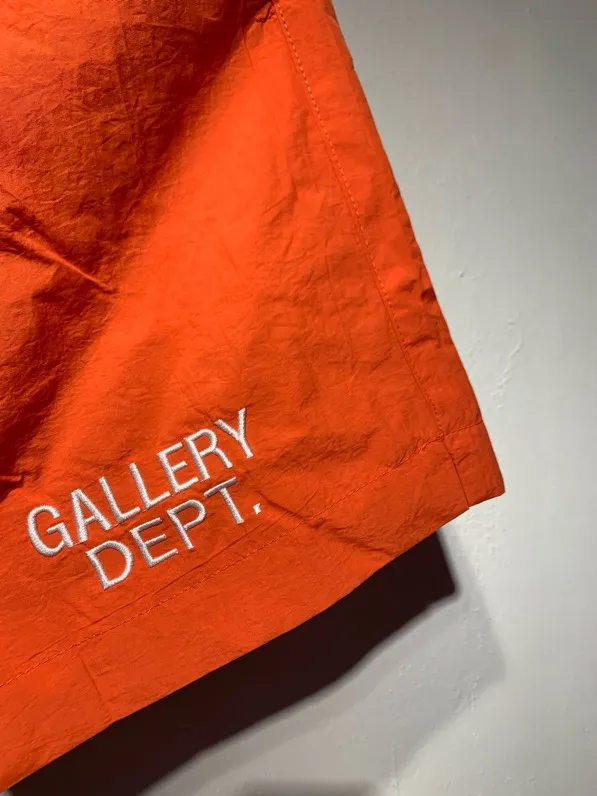 Model 702 P150 quick-drying windbreaker shorts Gallery Dept real shot black, military green, orange red. Hanging racket S. M. L. XL